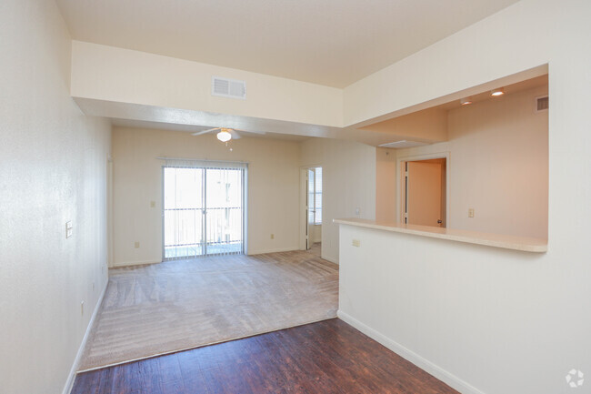 2BR, 2BA - 983SF - St. Augustine Estate Apartments