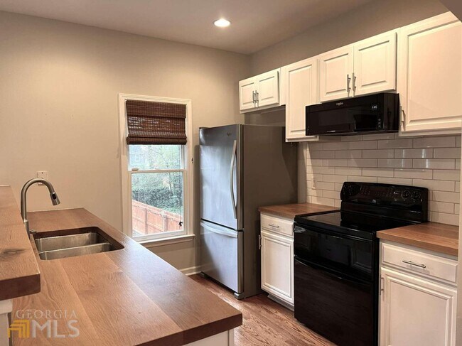 Foto del edificio - 1078 Harwell St NW