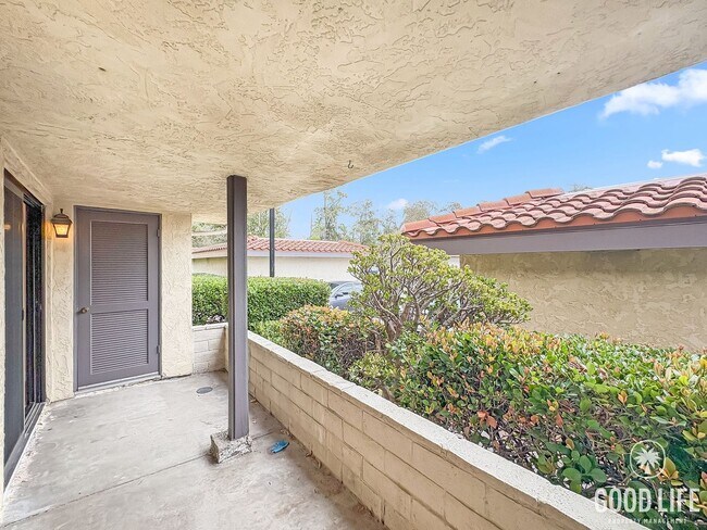 Foto del edificio - Charming Condo in Desirable Lupine Hills
