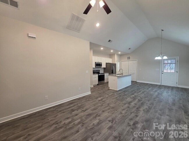 Foto del edificio - 215 Division Ave