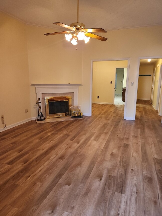 Foto del edificio - 2244 Lake Hill Ct