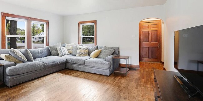 Foto del edificio - 973 Hickory Hill Dr