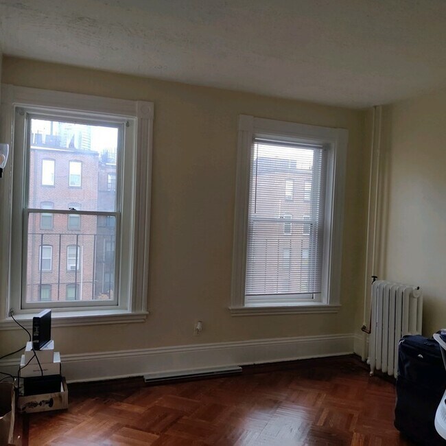 Foto del edificio - 243 W Newton St