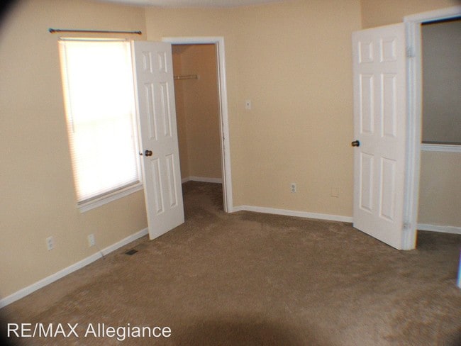 Building Photo - 229 Thalia Trace Dr