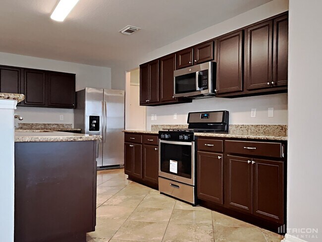 Foto del edificio - 18127 Tawnas Way Ln
