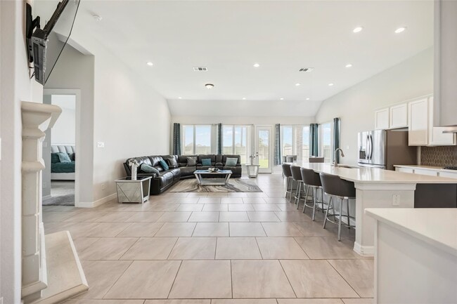 Building Photo - 24023 Lake Molveno Dr