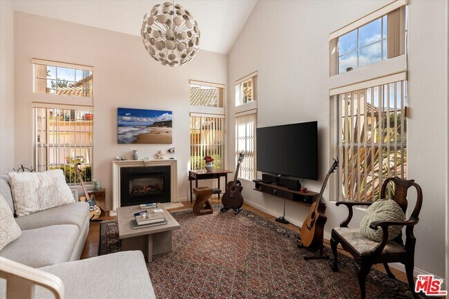 Foto del edificio - 1256 Cravens Ln