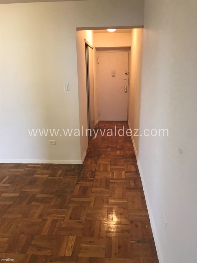 Foto del edificio - 2 br, 1 bath  - 1110 Stadium Ave