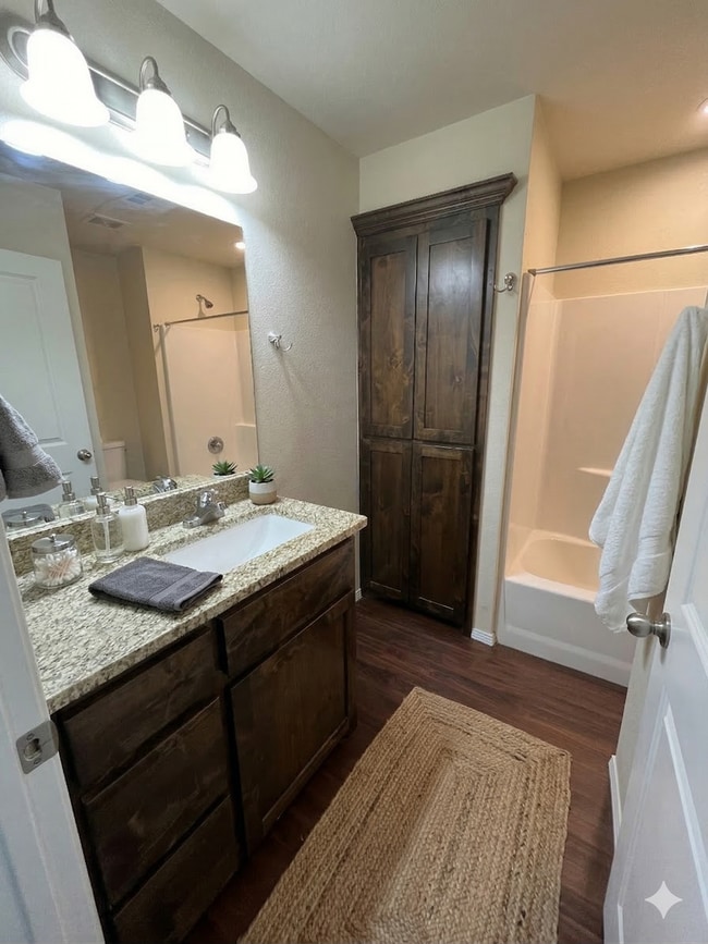 Building Photo - Quiet Neighborhoods/Paved Road/Cozy Home