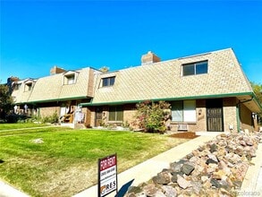 Building Photo - 7701 W Glasgow Pl