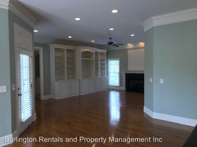 Building Photo - 5 br, 4.5 bath House - 4323 Bonnie Loch Dr.