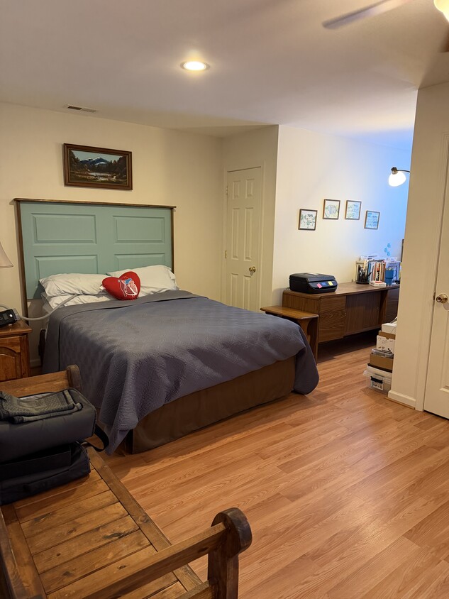 Large Master suite 2 - 1 Osmond Way