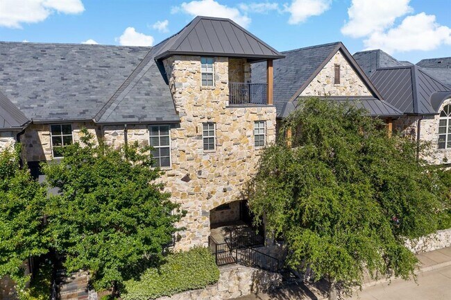 Building Photo - 5213 Fort Buckner Dr