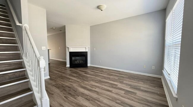 Foto del edificio - 3296 Mill Springs Cir