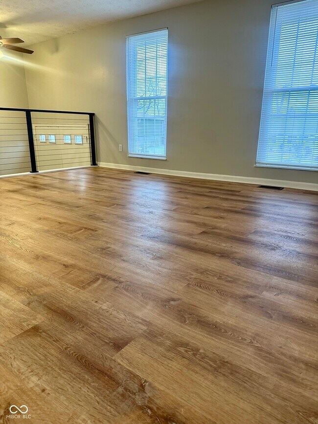 Foto del edificio - 5847 Lakeland Dr