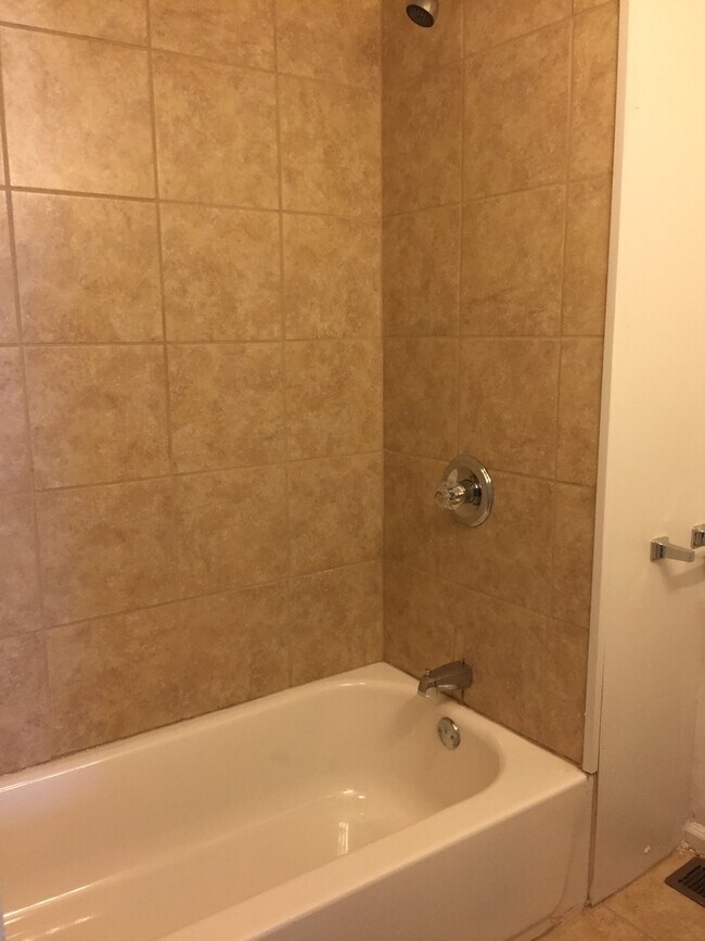 Foto del edificio - 5 Bedroom in York City SD