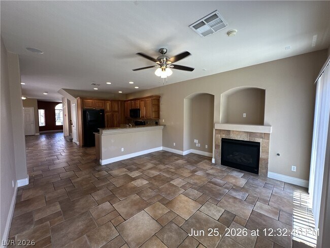 Foto del edificio - 8103 Cheerful Valley Ave