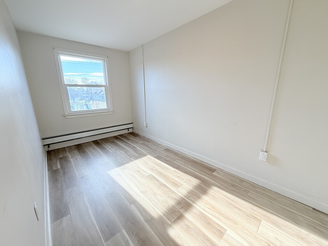 Building Photo - 222 Maxwell St