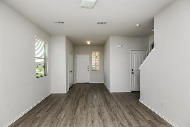 Building Photo - 8216 Runner Oak Ln