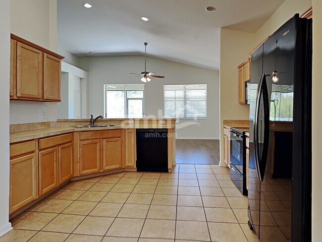 Foto del edificio - 8638 Sandy Plains Dr