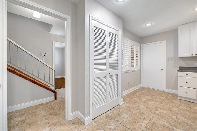 Foto del edificio - 7211 Lakewood Dr