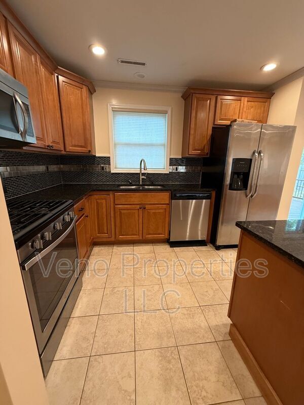 Foto del edificio - 330 Louden Rd