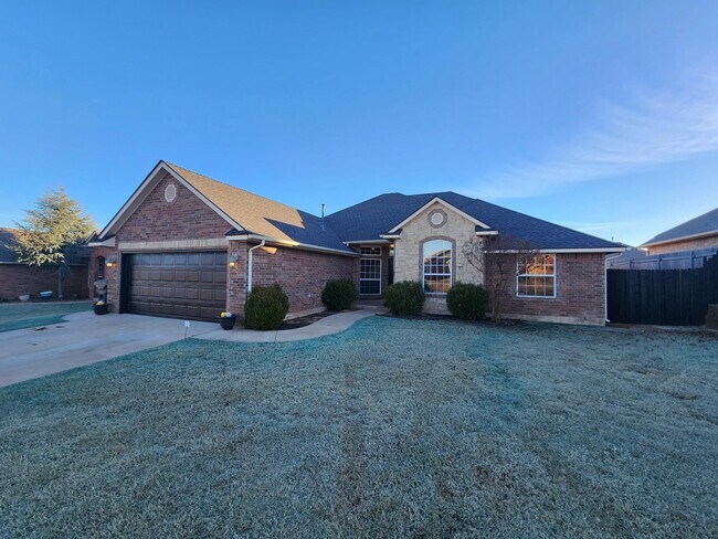 Building Photo - 10818 Blue Sky Dr
