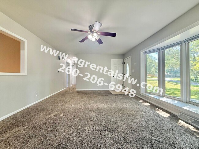 Foto del edificio - 5037 Brook Dr
