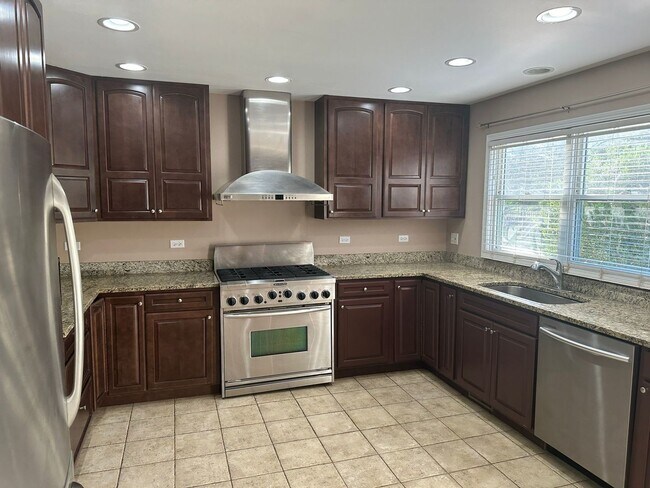 Foto del edificio - 5490 Fox Path Ln