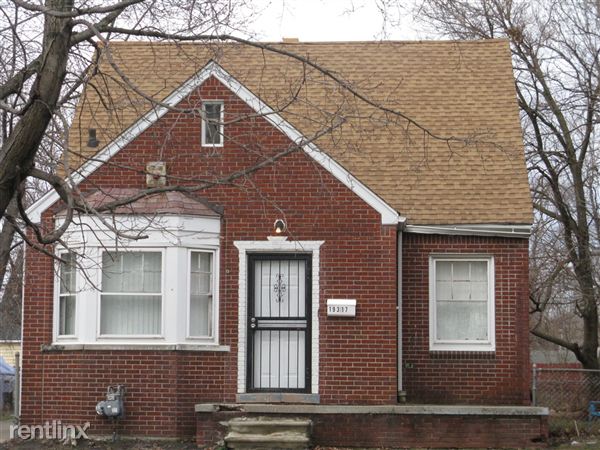 Primary Photo - 19317 Marx St