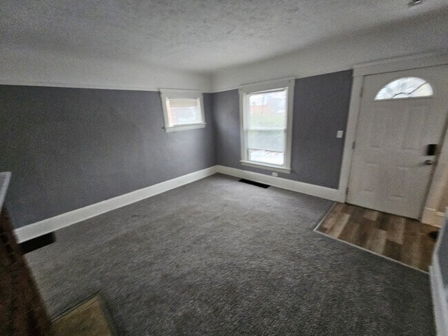 Foto del edificio - 17005 Grovewood Ave