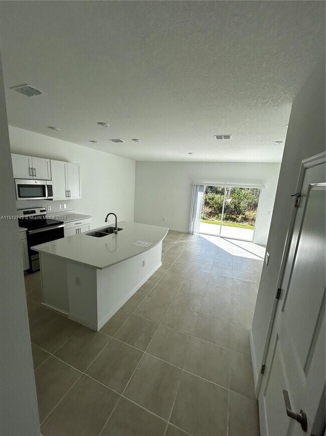 Building Photo - 11759 Glenside Ter