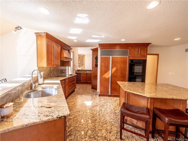 Building Photo - 4045 Fox Lake Dr