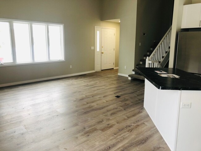 Building Photo - 3 Bedroom House!