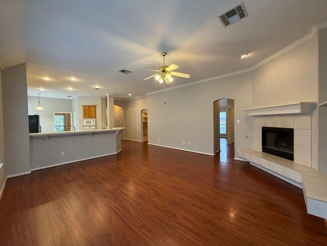 Building Photo - Beautiful 3/2 in Scofield Farms