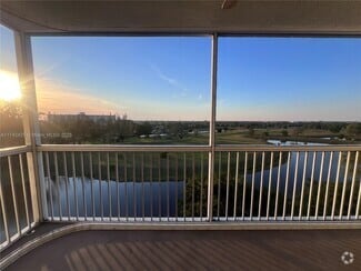 Building Photo - 3080 N Course Dr