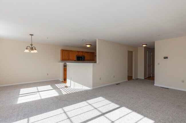 Building Photo - 185 Hampshire Dr
