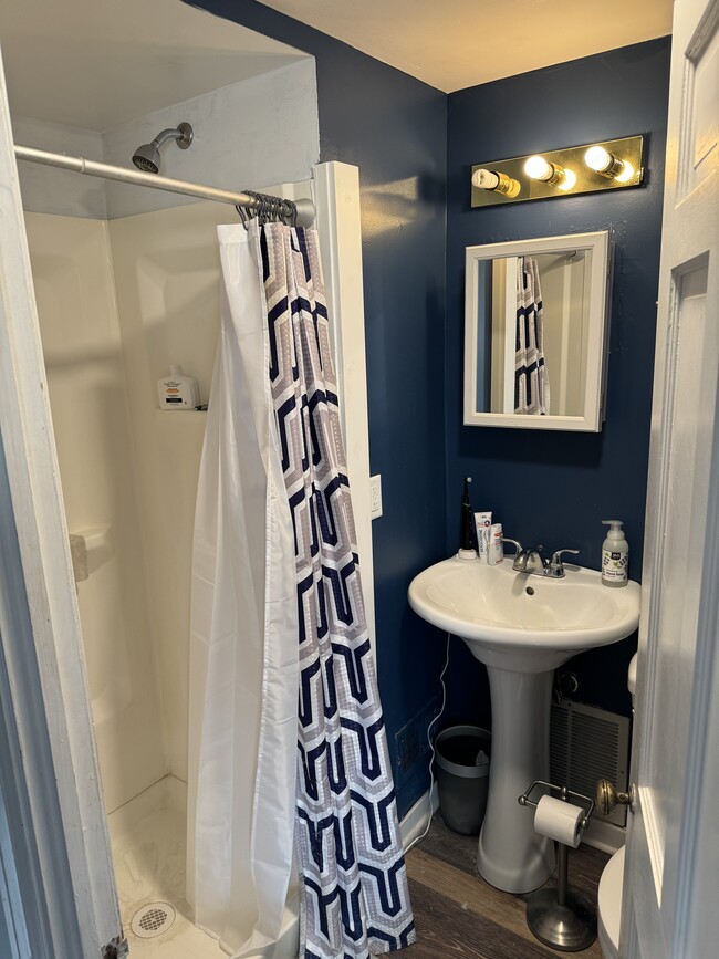 Building Photo - 3325 Stevens St