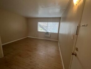 Building Photo - 24370 Newhall Ave