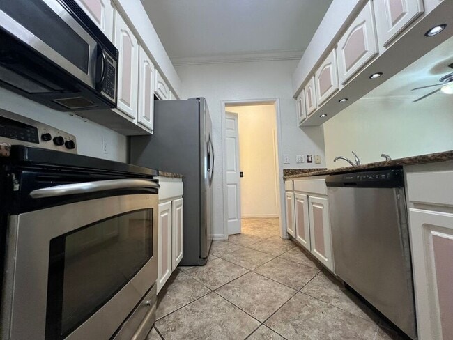 Building Photo - 707 Eagle Pond Dr