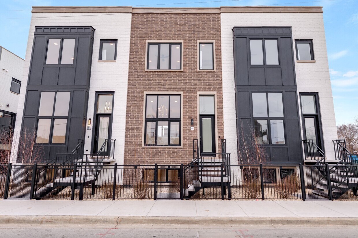 Foto principal - 336 E Pershing Rd