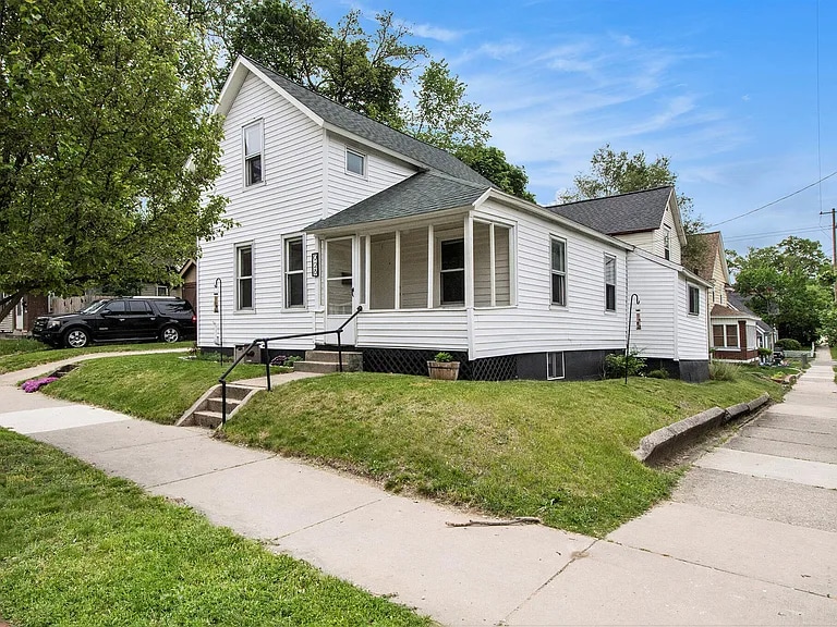 Primary Photo - 928 Baxter St SE