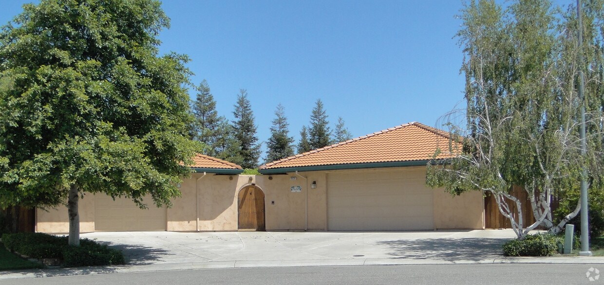 Primary Photo - 1650 Miwok