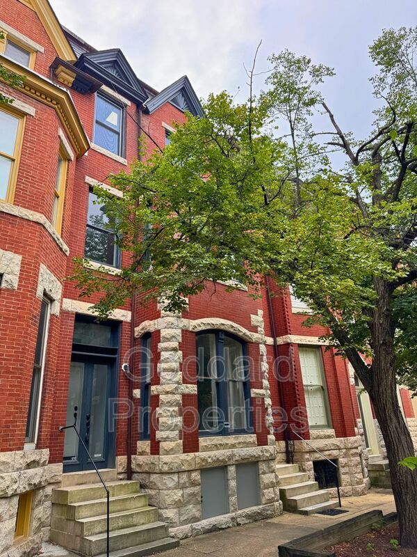 Building Photo - 1713 Linden Ave