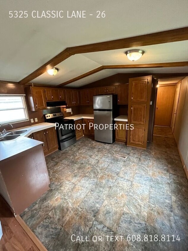 Primary Photo - 5325 Classic Ln