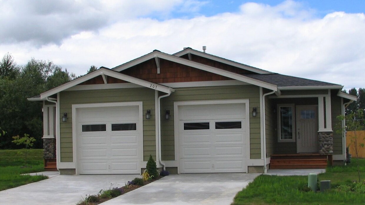 Foto principal - 207 Walnut Grove Ct