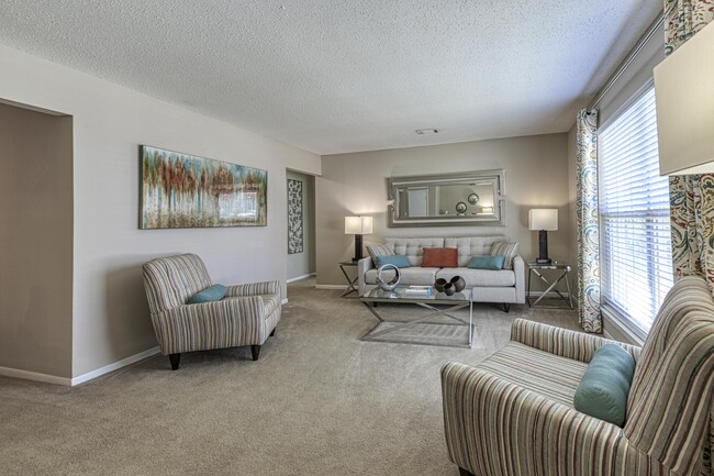 Spacious Living Room with Natural Light - Ascent Jones Valley