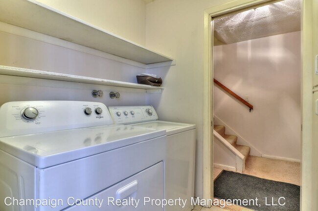 Building Photo - 3 br, 1.5 bath House - 2005 Vawter