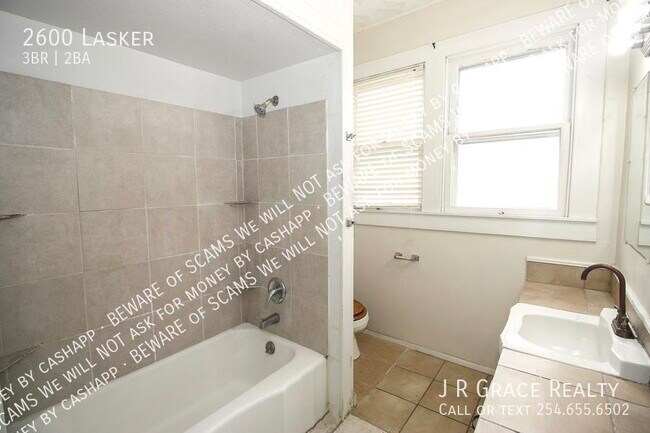 Building Photo - 2600 Lasker Ave