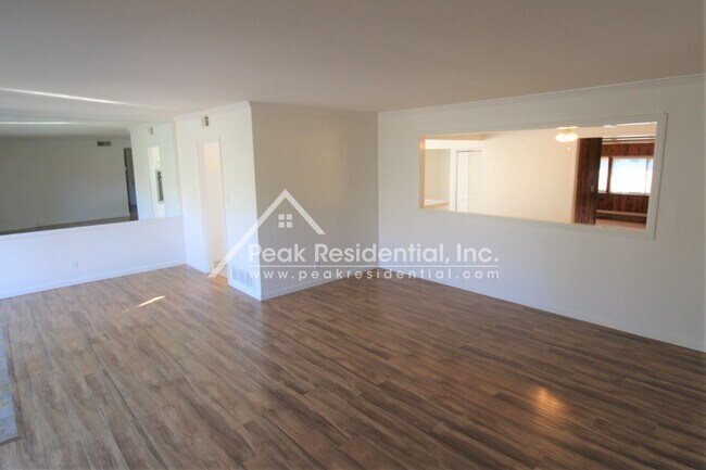 Building Photo - Charming 3bd/2ba Foothill Farms Home With 2 Car Garage!